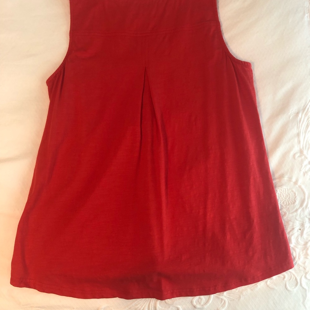 Sleeveless blouse